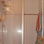 Bad mit Dusche und WC